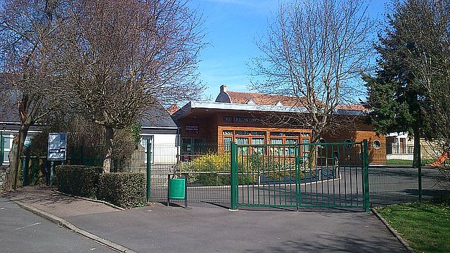 Plan Vigipirate renforcé sécurité école maternelle