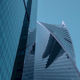 Façade immeuble avec film solaire anti chaleur